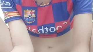 高清惊人的青少年性爱:多莉斯粗暴的口交和热辣的性爱