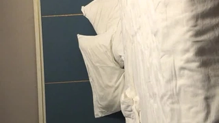 淫乱继姐勾引弟弟中出她